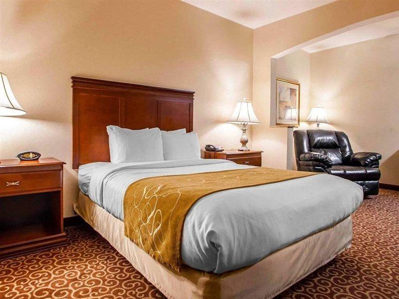Comfort Suites East Brunswick - South River Экстерьер фото