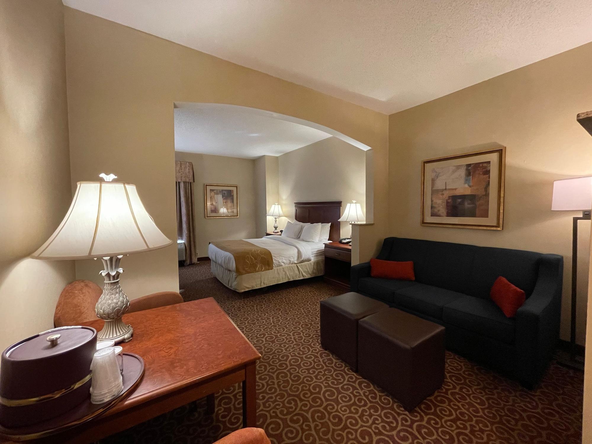 Comfort Suites East Brunswick - South River Экстерьер фото