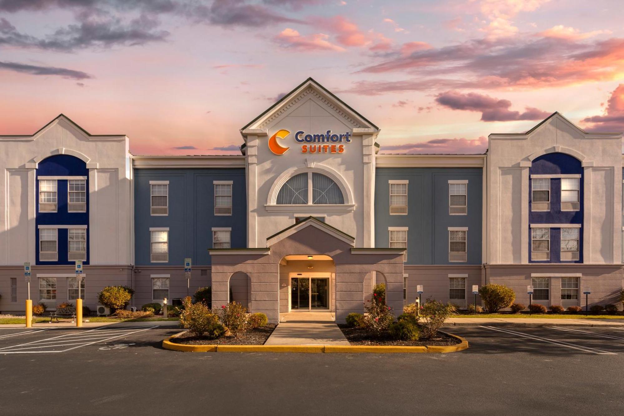 Comfort Suites East Brunswick - South River Экстерьер фото