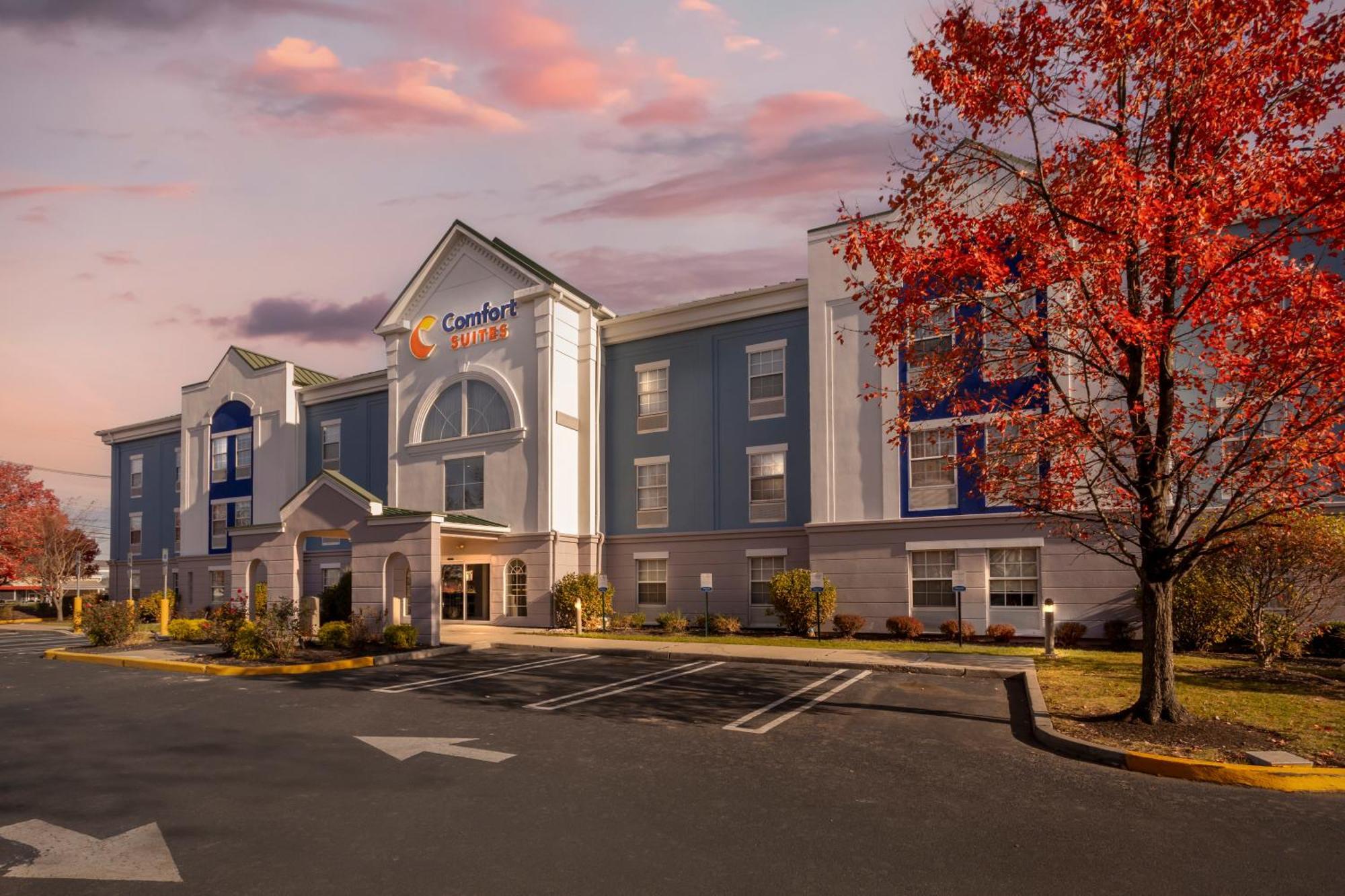 Comfort Suites East Brunswick - South River Экстерьер фото