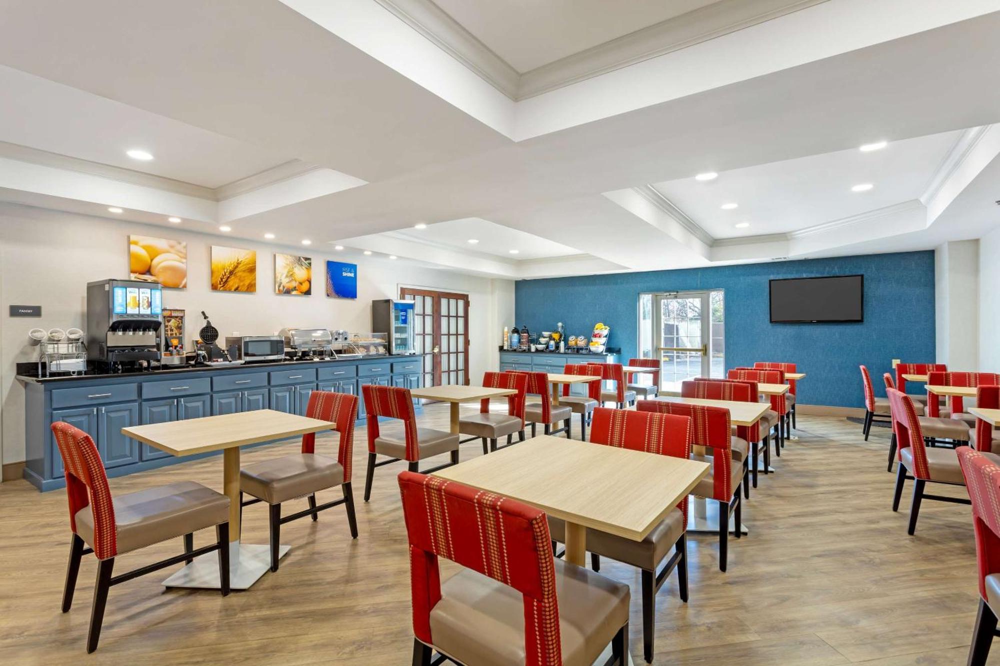 Comfort Suites East Brunswick - South River Экстерьер фото