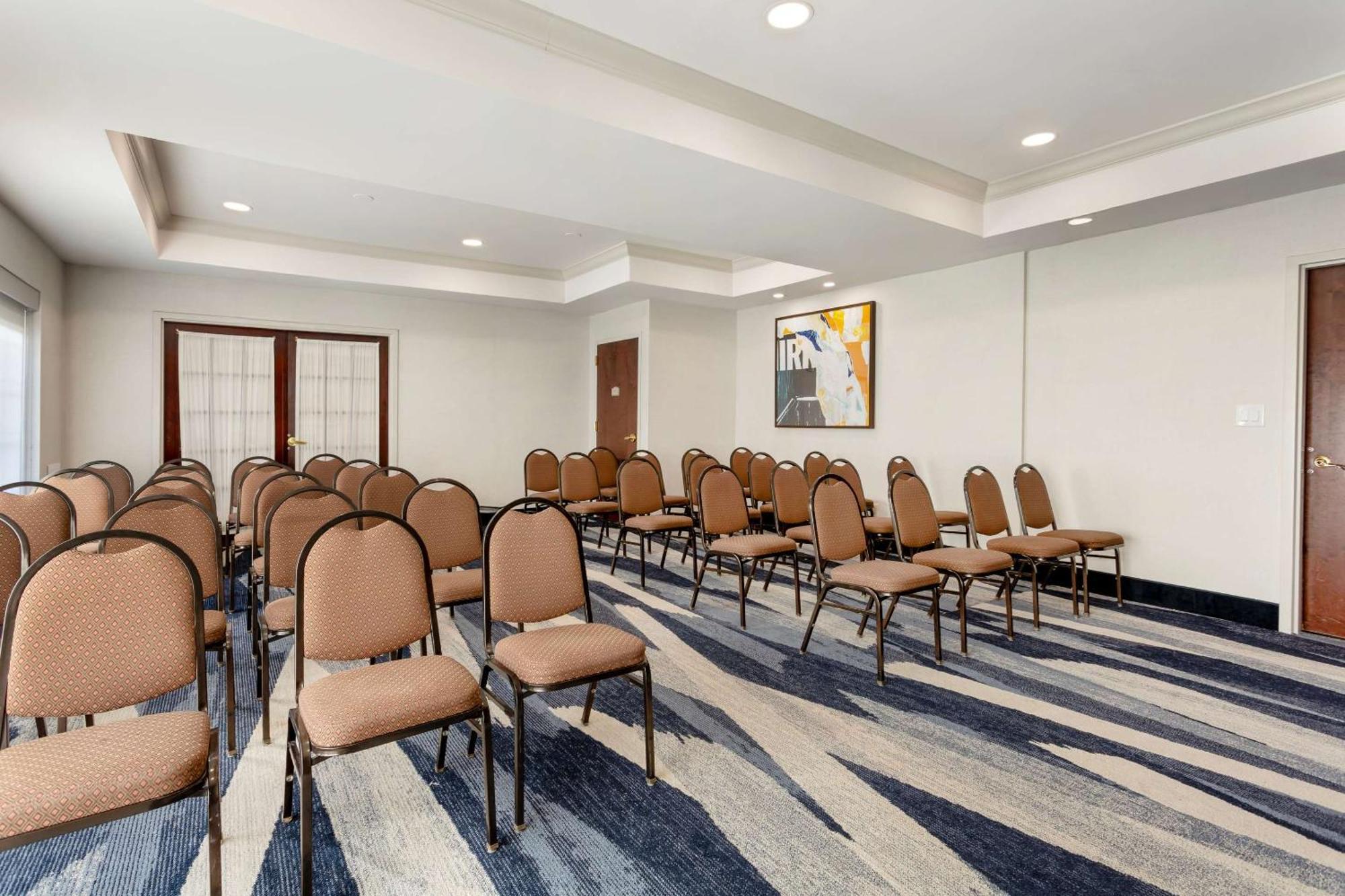 Comfort Suites East Brunswick - South River Экстерьер фото