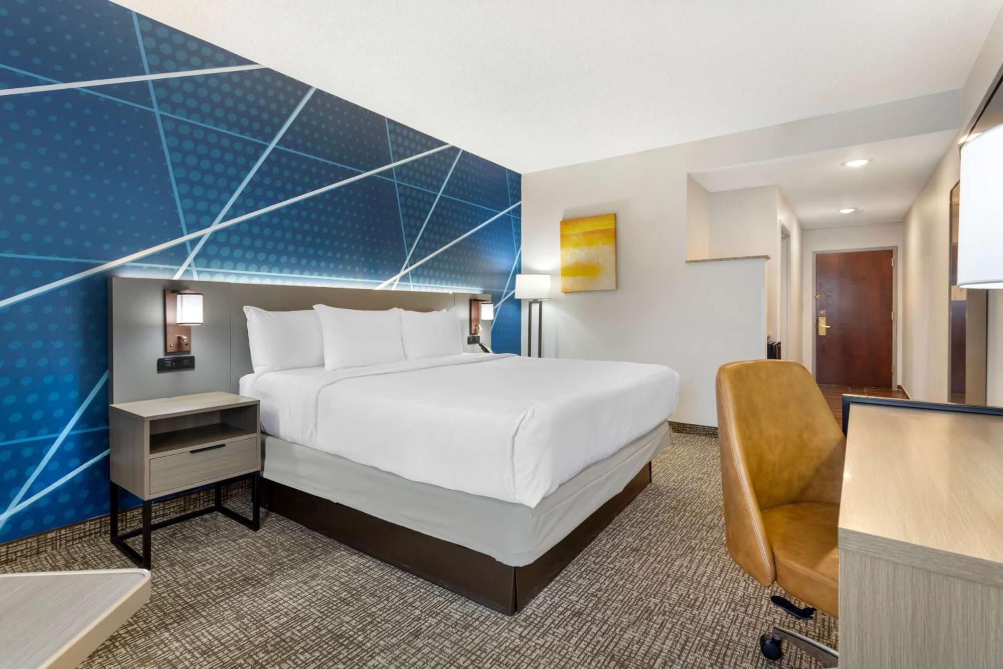 Comfort Suites East Brunswick - South River Экстерьер фото