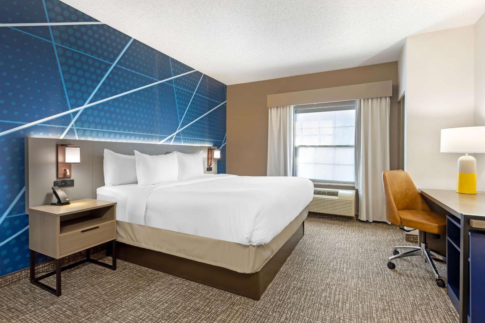 Comfort Suites East Brunswick - South River Экстерьер фото