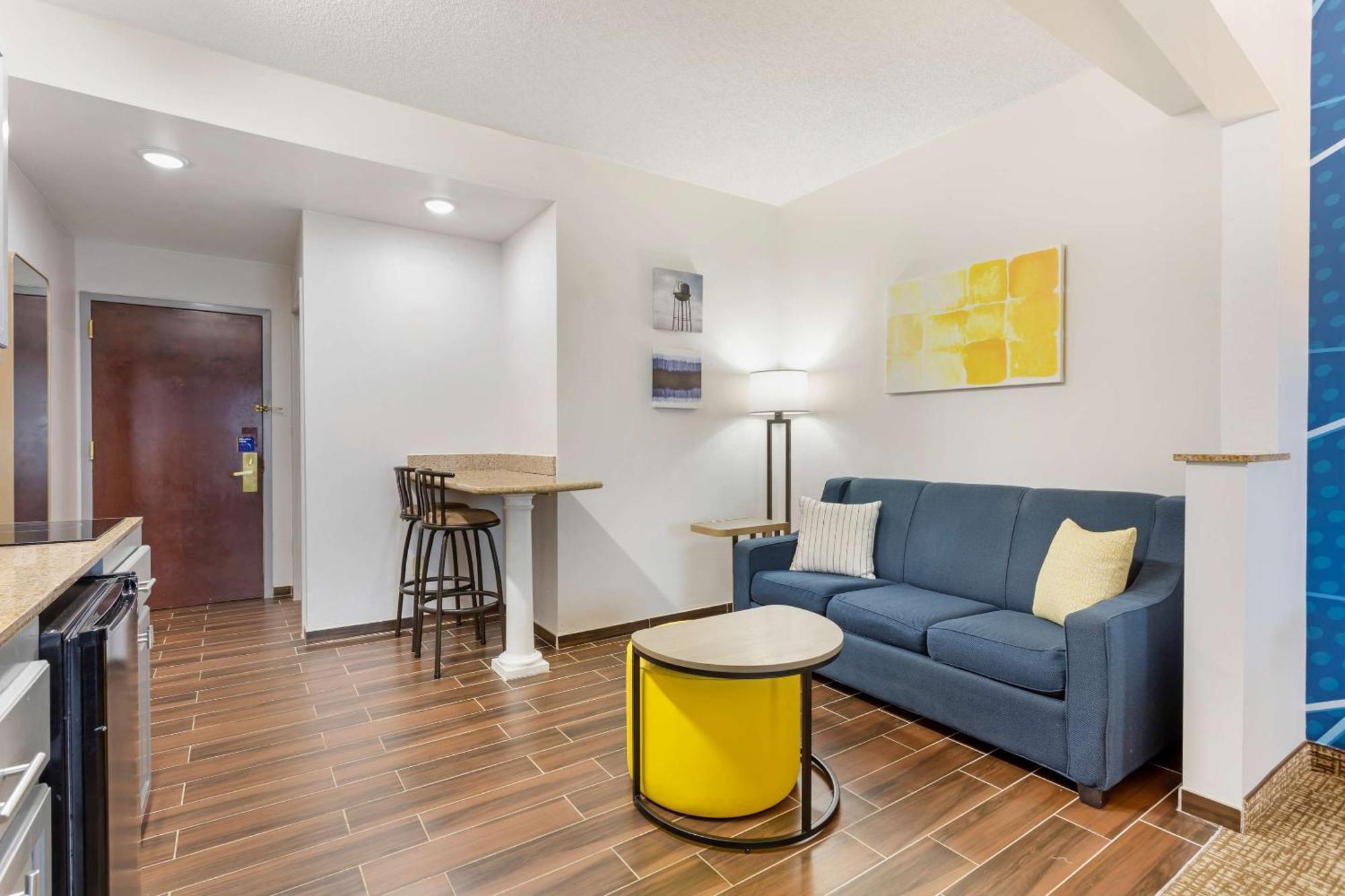 Comfort Suites East Brunswick - South River Экстерьер фото