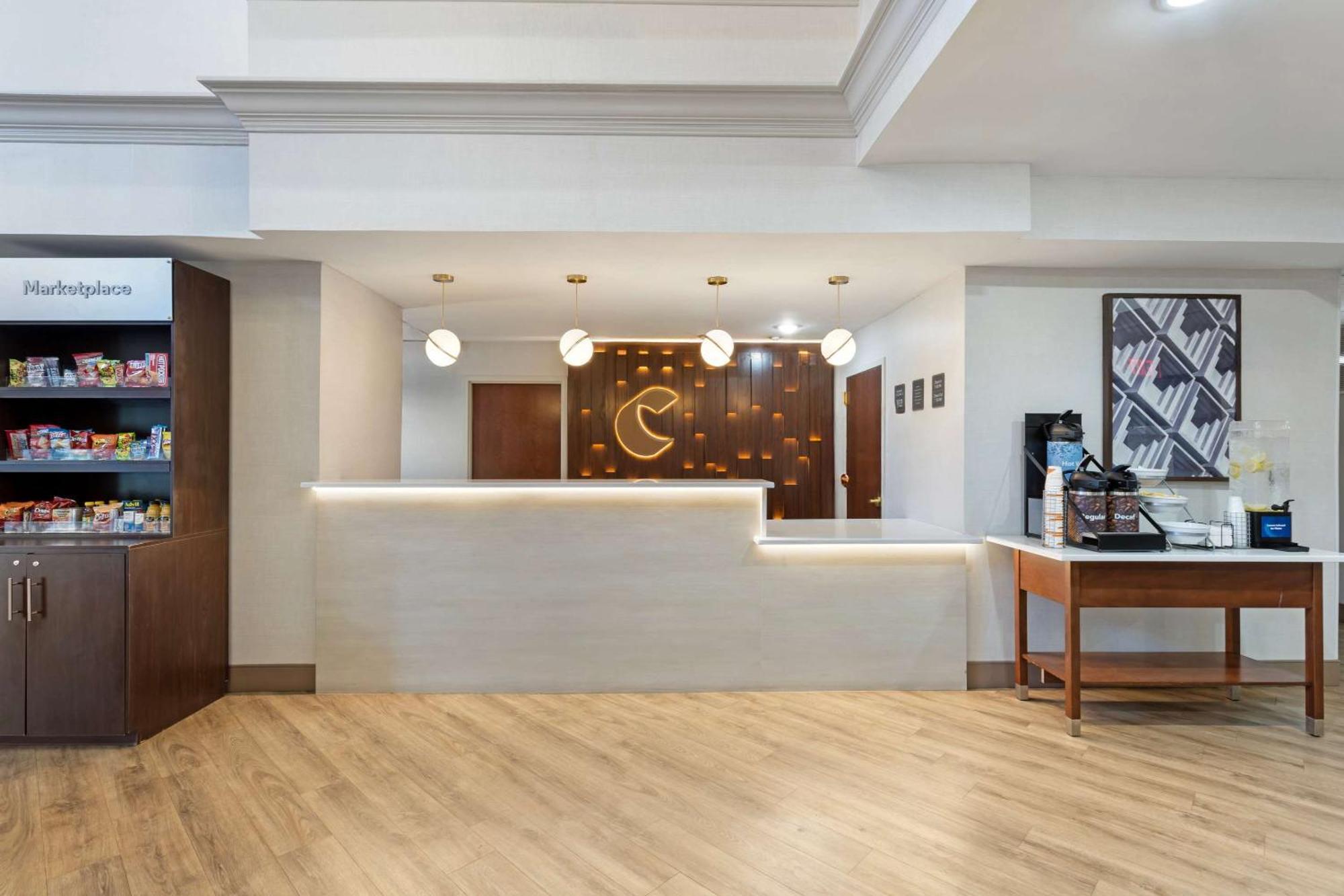 Comfort Suites East Brunswick - South River Экстерьер фото