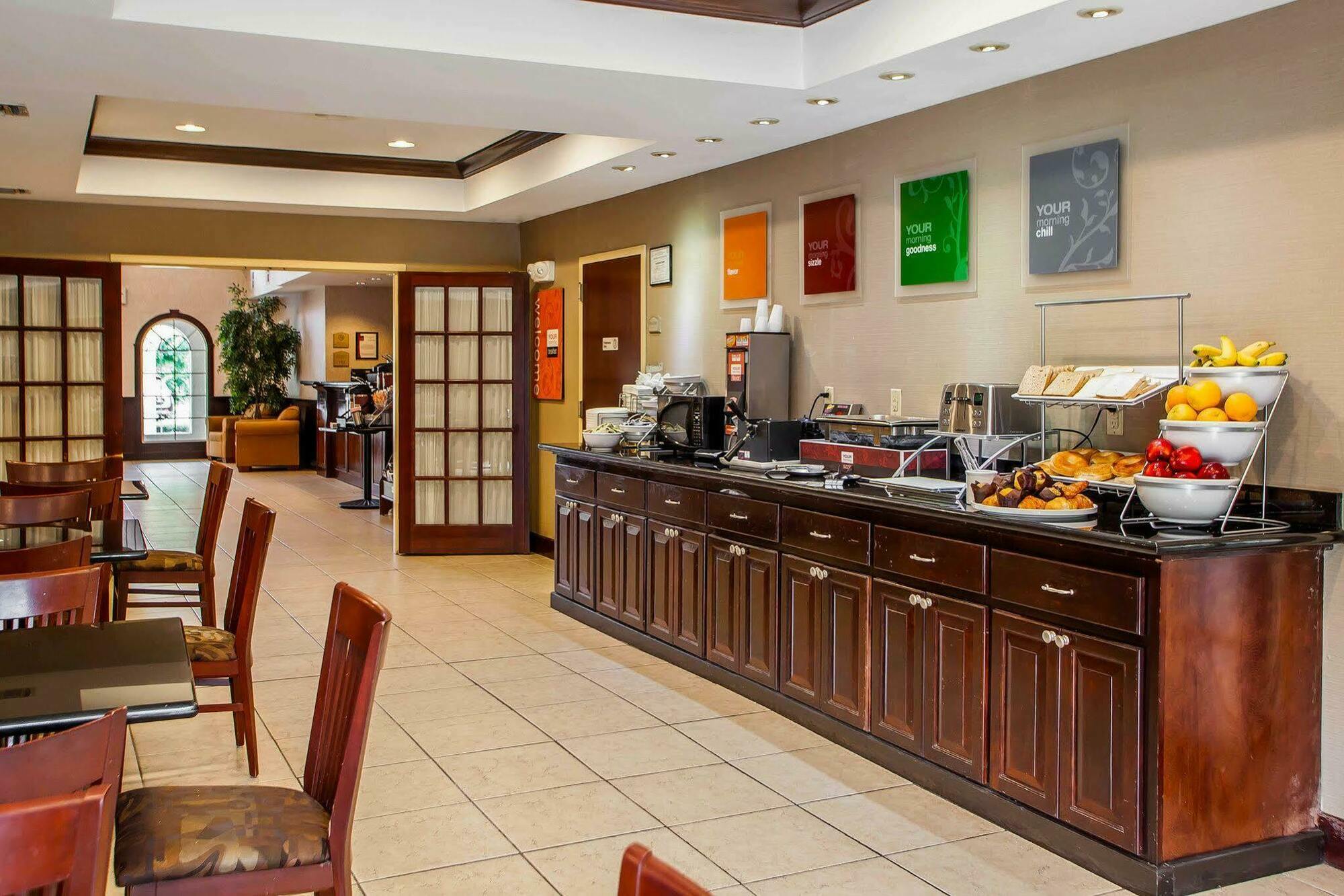 Comfort Suites East Brunswick - South River Экстерьер фото