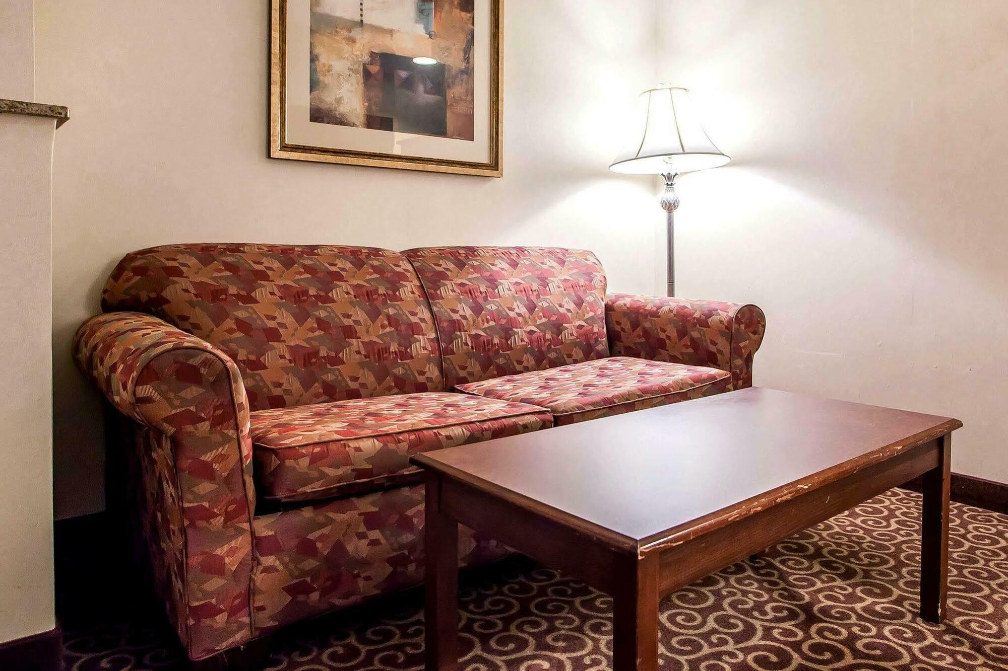 Comfort Suites East Brunswick - South River Экстерьер фото